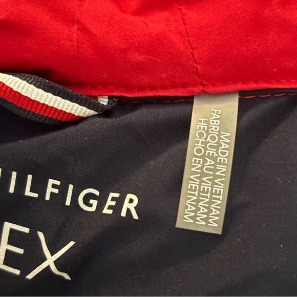 Tommy Hilfiger Women’s Vibrant Red Puffer Jacket - Picture 14 of 15